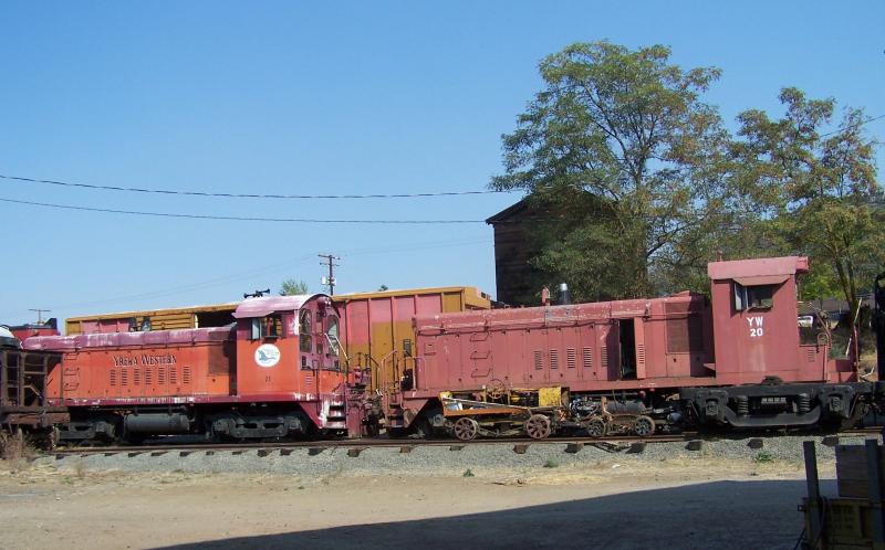 Two old SW-8s in the Yreka Western livery
