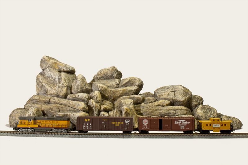 Grey Rock Formation-Medium with Z-scale train